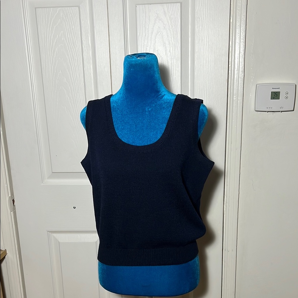 ST JOHN Knit Tank Women’s Large